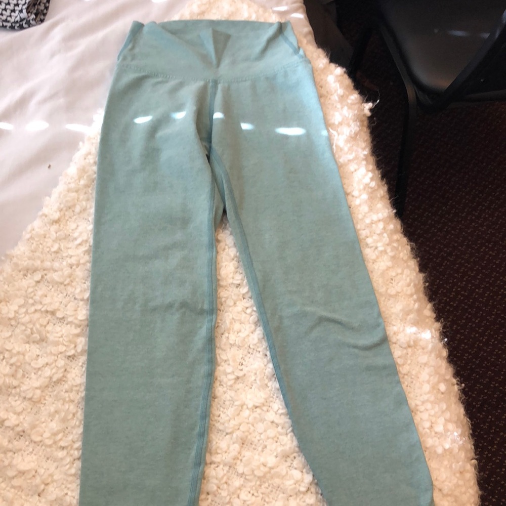 Old Navy Go Dry Balance Leggings. Size Small. Teal color